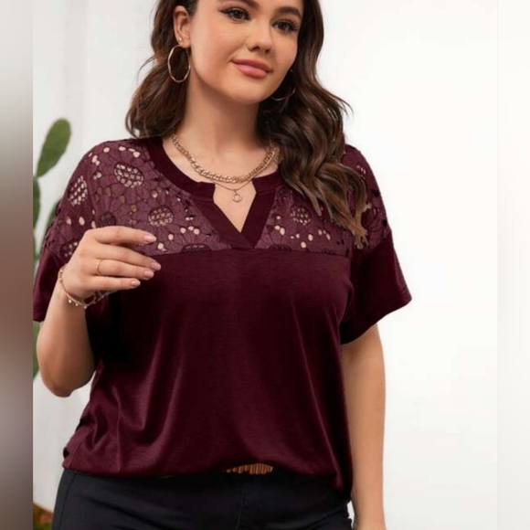 SHEIN CURVE Contrast Lace Shoulder Tee - Picture 1 of 5